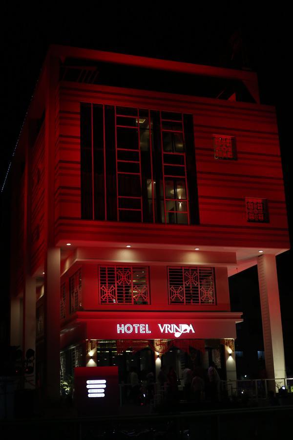 Hotel Vrinda Lātūr Exterior foto