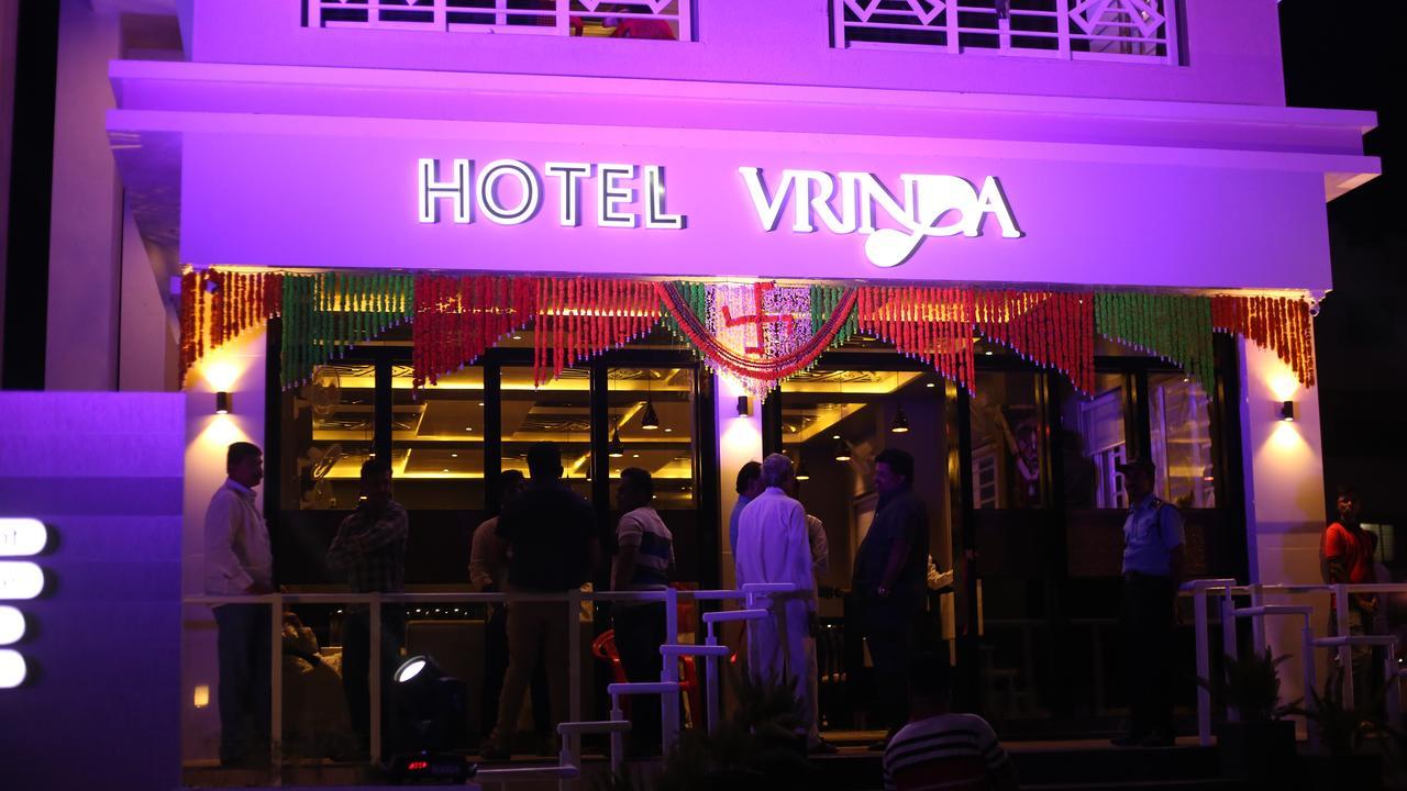 Hotel Vrinda Lātūr Exterior foto
